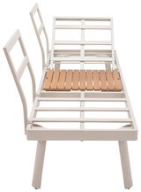 Metallrahmen einer Lounge-Kombination mit Holzlatten, seitliche Perspektive