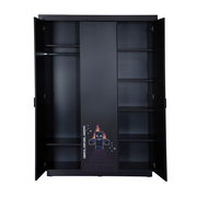 Geöffneter schwarzer Kleiderschrank mit drei Türen, mittlere Tür mit futuristischem Design, Innenansicht mit Regalen und Kleiderstange, frontale Perspektive