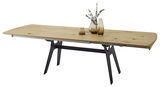 Moderner Esstisch aus Holz mit Metallbeinen, seitliche Perspektive, dekoriert mit Vasen.