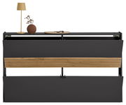 Garderoben-Set in Graphit mit Holzdetails, frontal betrachtet. Dekoriert mit einer Lampe, Vase und Tablett.