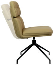 Moderne, verstelbare stoel met beige bekleding en een zwart metalen frame, zijaanzicht