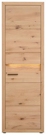 Frontale Ansicht eines Garderobenschranks aus Holz mit natürlicher Maserung und integrierter Beleuchtung.