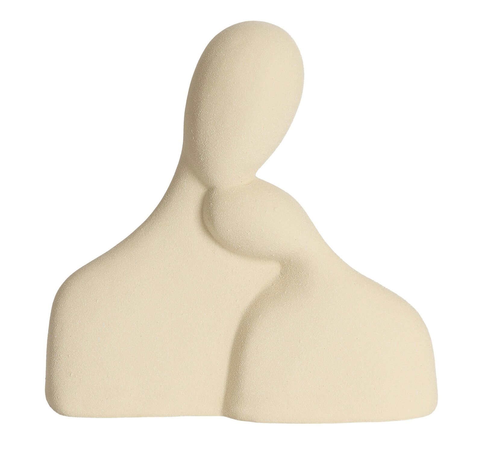 Abstrakte Skulptur eines stilisierten Paares in Umarmung, aus sandfarbenem Material, frontal betrachtet.