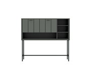 Moderner Barschrank SHIRLEY in dunklem Grün mit offenen und geschlossenen Fächern, frontal betrachtet.