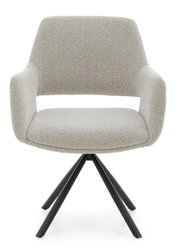 Moderner Armlehnstuhl mit hellgrauem Stoffbezug und schwarzem Metallgestell, Frontalansicht.