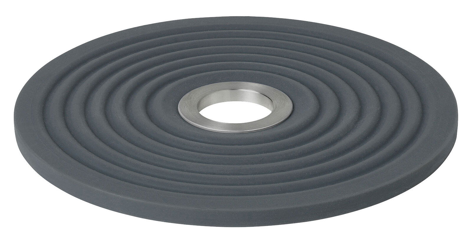Runder, grauer Untersetzer mit konzentrischen Kreisen und einer Metallöffnung in der Mitte, seitliche Perspektive.