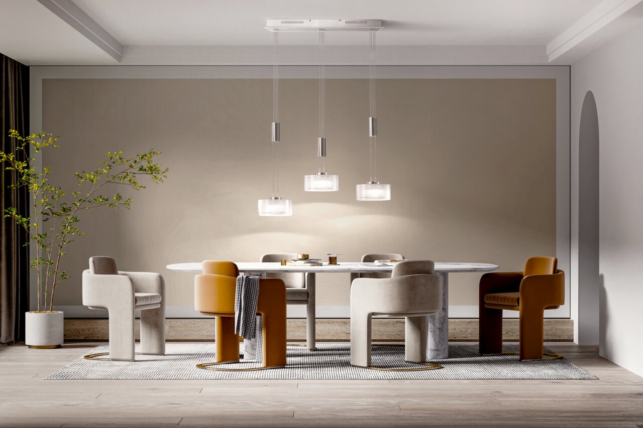 Moderne LED-Pendelleuchte mit drei Leuchten über einem Esstisch, seitliche Perspektive