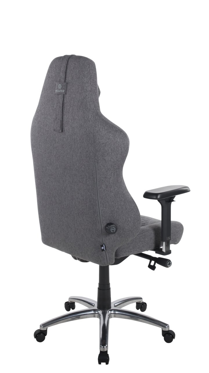 Rückansicht eines grauen Gaming-Stuhls mit verstellbaren Armlehnen und einem stabilen Metallfuß auf Rollen.