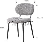 Grauer Stuhl mit gepolsterter Sitzfläche und Rückenlehne, schwarzem Metallgestell, seitliche Perspektive.