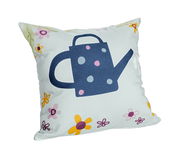 Partykissen mit Gießkannen- und Blumenmuster, perspektivisch leicht von oben fotografiert.