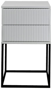 Moderne Nachtkommode mit geriffelter Front und schwarzem Metallgestell, Frontalansicht