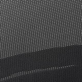 Nahaufnahme des Netzgewebes eines Drehstuhls aus seitlicher Perspektive