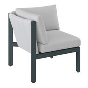 Modernes Lounge-Ecksofa mit grauem Stoffbezug und dunklem Metallrahmen, seitliche Perspektive