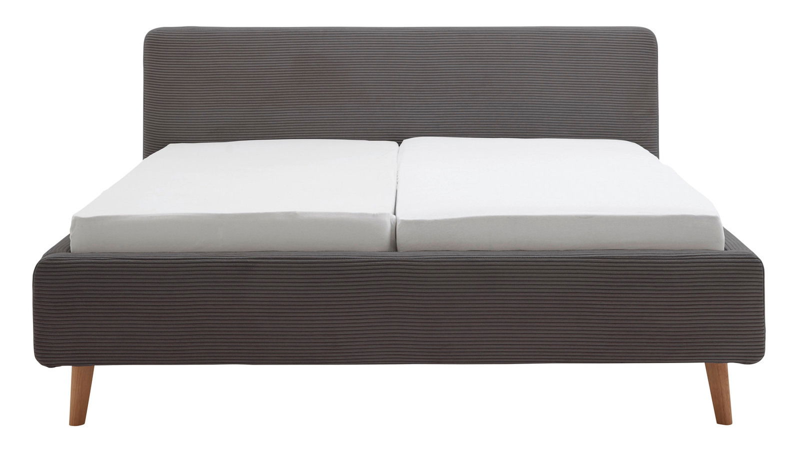Frontale Ansicht eines grauen Polsterbettgestells mit Holzbeinen und zwei weißen Matratzen.