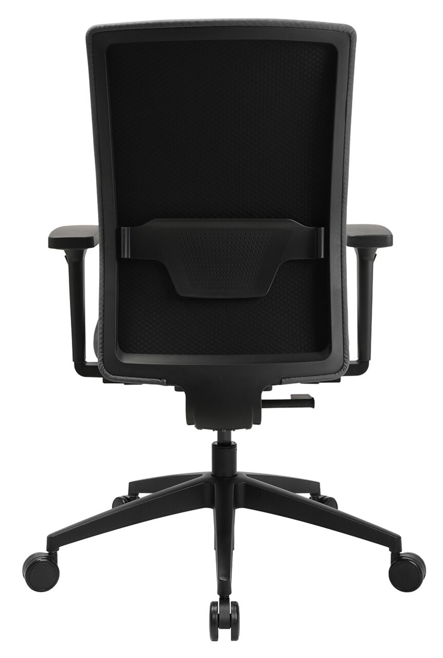 Rückansicht eines schwarzen Bürostuhls mit Netzrückenlehne und Rollen