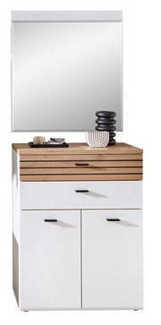 Moderner Spiegel mit Holzkommode, frontal fotografiert, dekoriert mit stilvollen Accessoires.