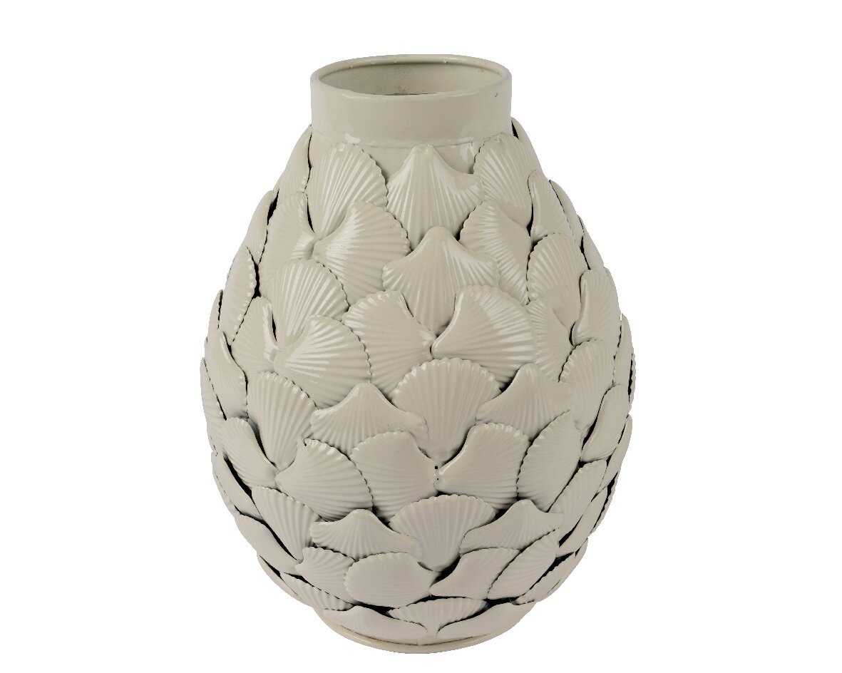 Keramikvase mit Muschelrelief, frontal fotografiert