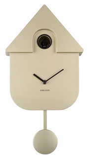 Moderne Wanduhr in Form eines minimalistischen Kuckucksuhren-Designs, frontal abgebildet, mit einem Pendel und schlichten schwarzen Zeigern auf einem beigen Hintergrund.