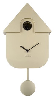 Moderne Wanduhr in Form eines minimalistischen Kuckucksuhren-Designs, frontal abgebildet, mit einem Pendel und schlichten schwarzen Zeigern auf einem beigen Hintergrund.