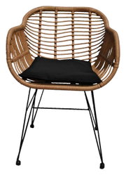 Moderner Gartensessel aus Rattan mit schwarzem Sitzkissen, Vorderansicht
