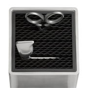 Vogelperspektive auf einen Messerblock aus Edelstahl mit Schere und Messer.