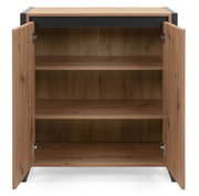 Kommode aus Holz mit zwei offenen Türen, drei Regalböden und schwarzem Rahmen, Frontalansicht