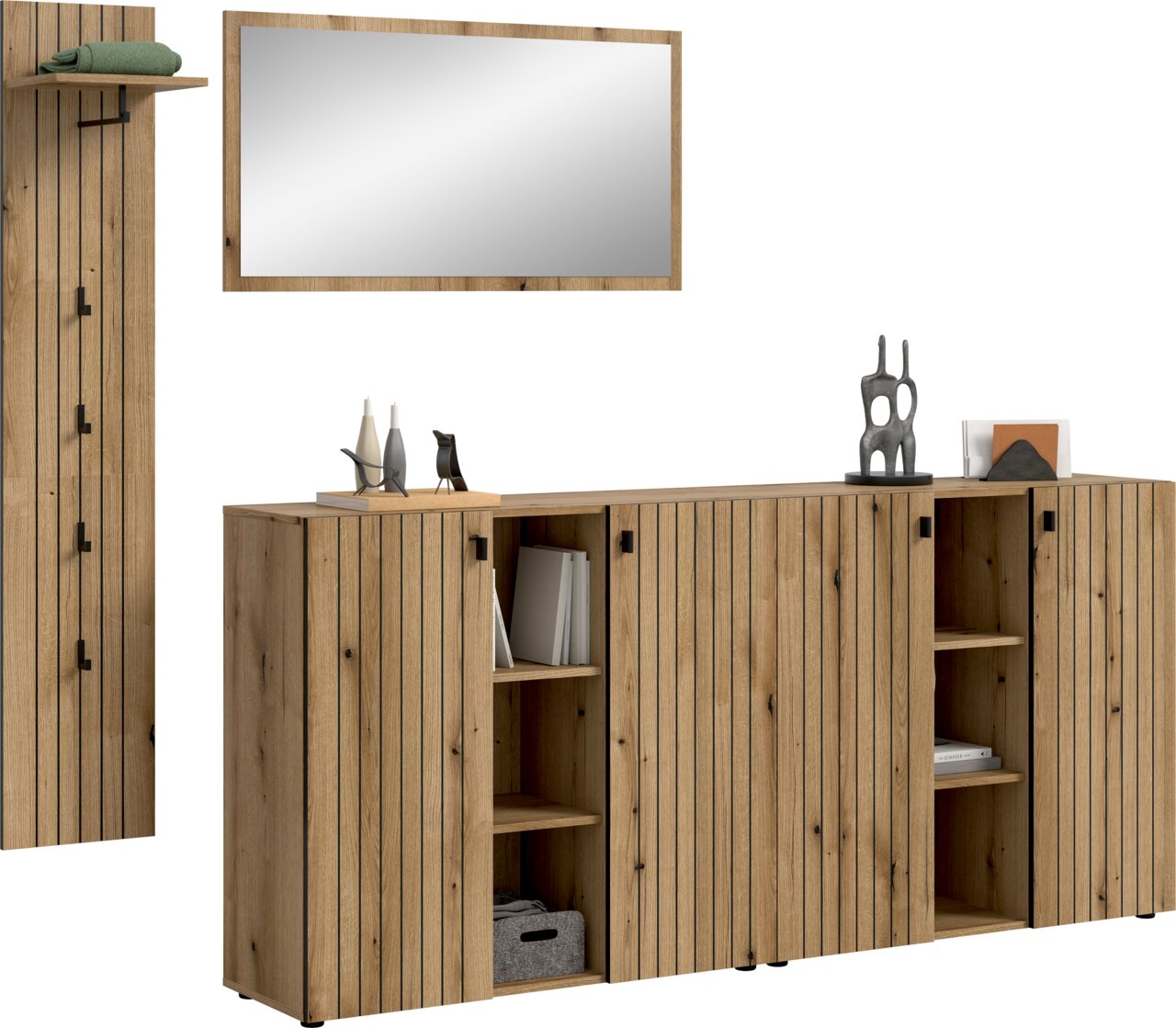 Holz-Sideboard im modernen Landhausstil mit vertikaler Lamellenoptik, zwei offenen Regalfächern und mehreren Türen, frontal in leichter Schrägansicht auf weißem Hintergrund; oben separat ein rechteckiger Wandspiegel mit Holzrahmen und links ein hohes Holz
