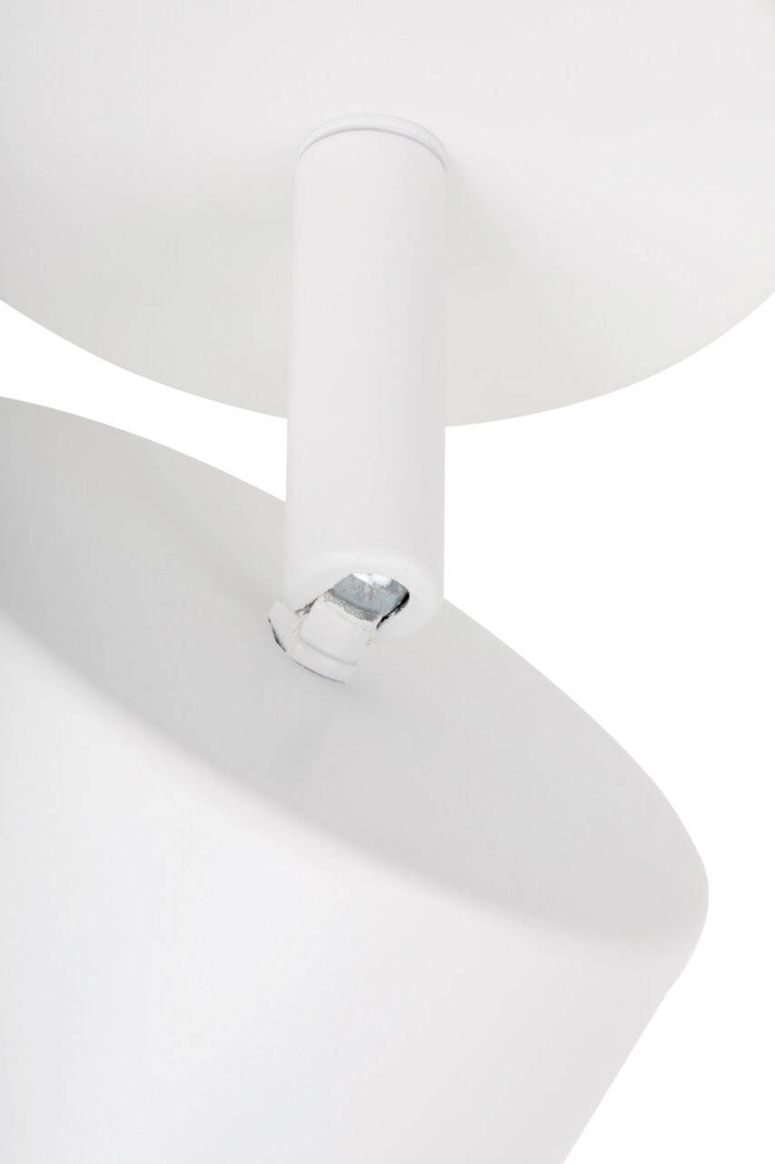 Novel LED-Strahler STRAHLER Nahaufnahme eines weißen LED-Strahlers aus seitlicher Perspektive