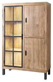 Rustikales Highboard aus Holz mit Glastür und Metallrahmen, seitliche Perspektive