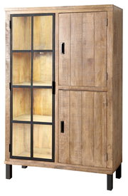 Rustikales Highboard aus Holz mit Glastür und Metallrahmen, seitliche Perspektive