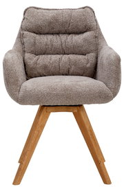 Frontansicht eines beigen Armlehnstuhls mit gepolsterter Rückenlehne und Holzbeinen.