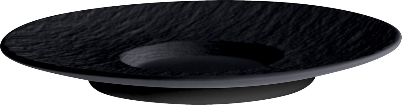 Schwarze Cappuccinountertasse aus der Seitenperspektive, mit glatter Oberfläche und leicht vertieftem Zentrum.