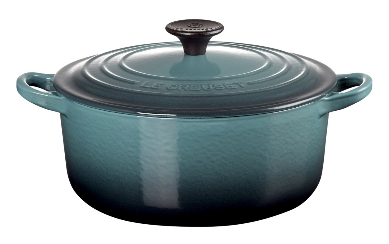 Runder Bräter 20cm in der Farbe Ocean von Le Creuset, seitliche Perspektive