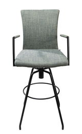 Moderner Barhocker mit grünem Stoffbezug und schwarzem Metallgestell, Frontalansicht