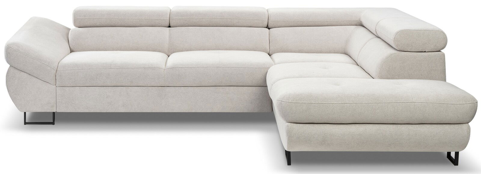 Beige Ecksofa mit verstellbaren Kopfstützen, moderne Metallfüße, Perspektive von vorne.