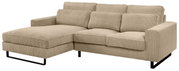Beiges Sofa in L-Form mit linker Ausrichtung, aus geripptem Stoff, mit schwarzen Metallfüßen, seitliche Perspektive