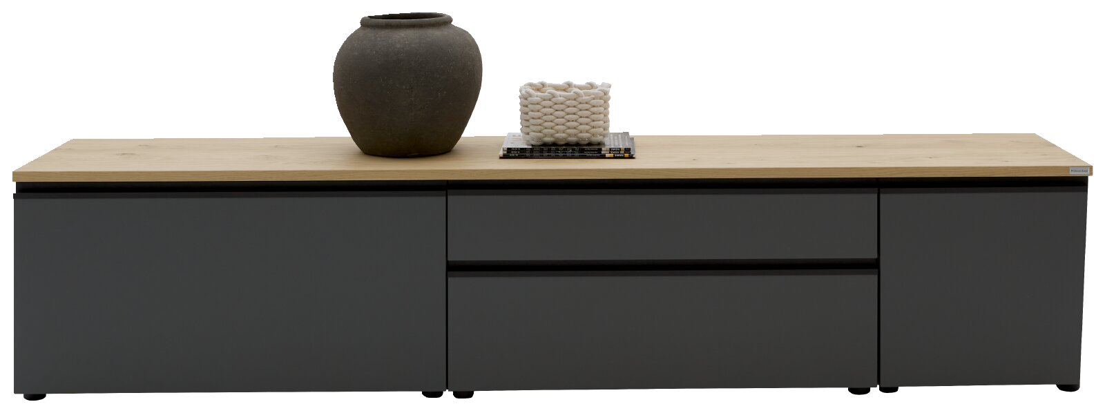 Modernes Sideboard/Lowboard in Anthrazit mit heller Holzplatte, mittig zwei Schubladen und seitlich zwei Türen, mit Deko auf der Oberseite, Frontansicht