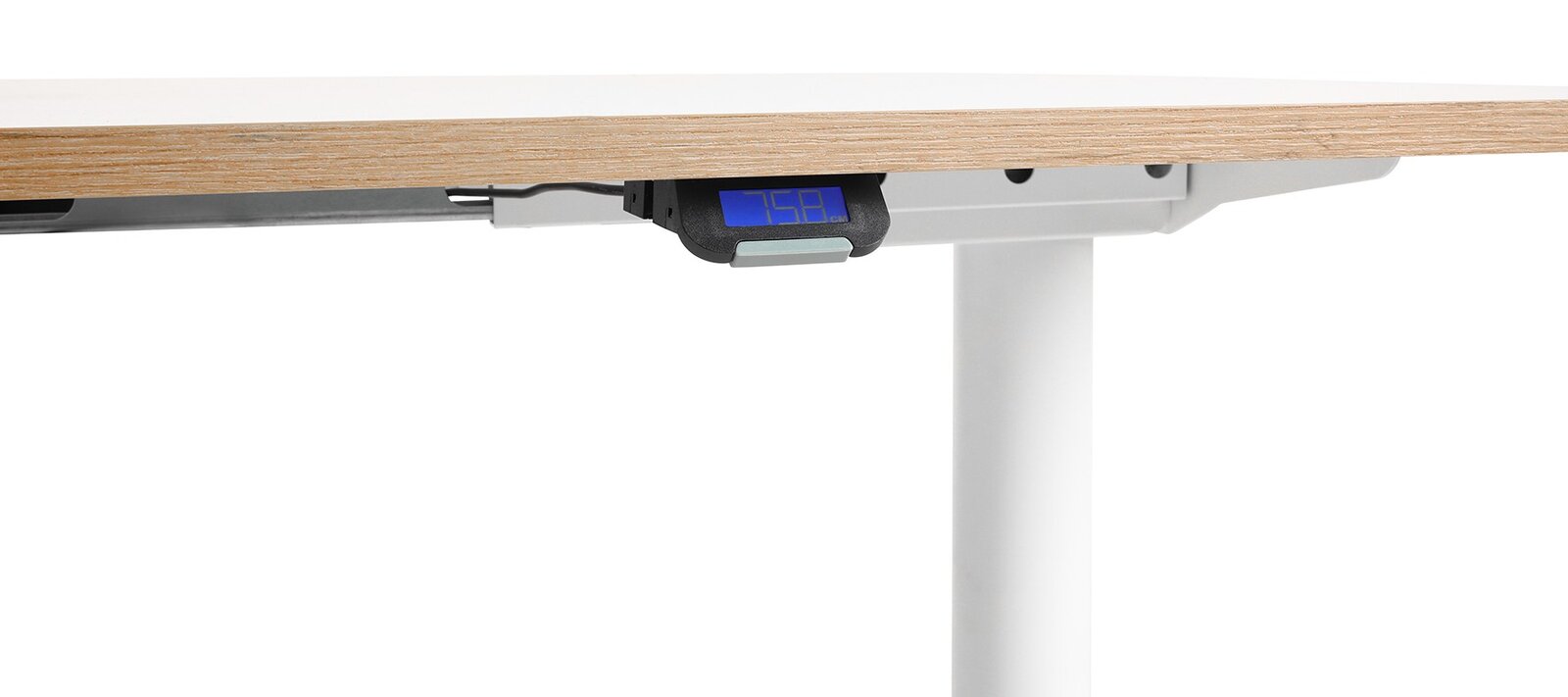 Nahaufnahme eines E-Schreibtischs mit digitalem Display zur Höhenverstellung, seitliche Perspektive