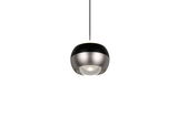 Moderne Pendelleuchte in Schwarz und Silber aus der Frontalperspektive