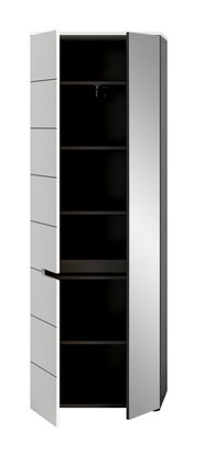 Hoher, moderner Schrank in Weiß mit zwei geöffneten Türen und schwarzem Innenraum mit mehreren Einlegeböden, frontale Ansicht mit leichter Perspektive von rechts