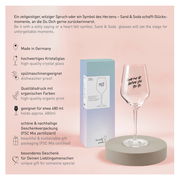 Weinglas mit witzigem Spruch 'Wake me up before you go-go', aus hochwertigem Kristallglas, spülmaschinengeeignet, mit Geschenkverpackung, seitliche Perspektive