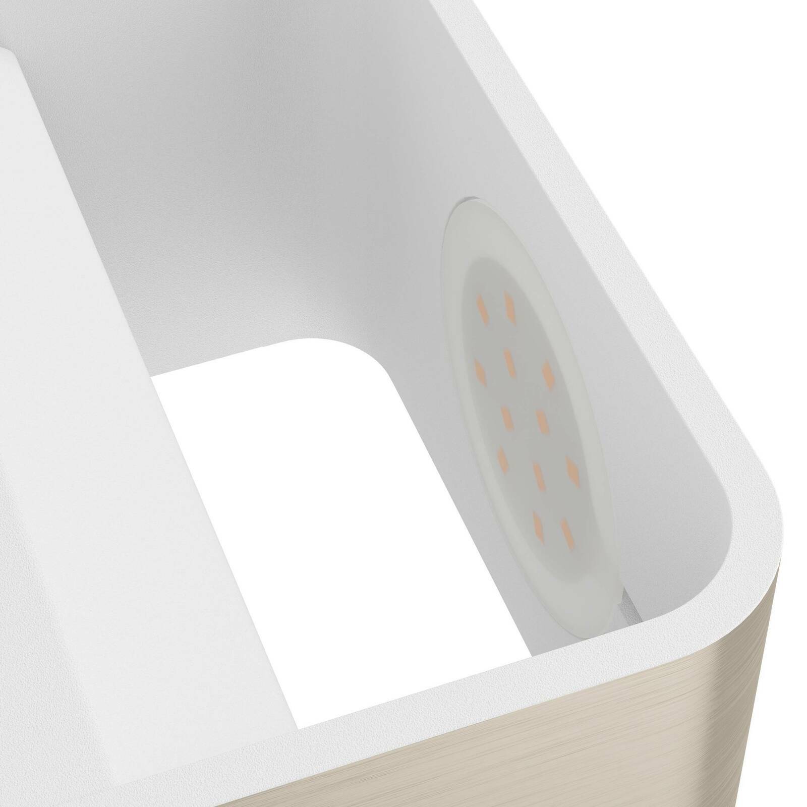 Nahaufnahme der Wand- und Deckenleuchte SANIA 4 mit modernem Design und abgerundeten Kanten, seitliche Perspektive