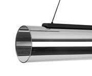 Nahaufnahme einer modernen LED-Hängeleuchte mit zylindrischem, transparentem Schirm und schwarzer Aufhängung.