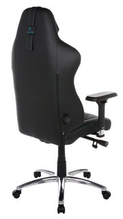 Rückansicht eines schwarzen Gaming-Stuhls mit verstellbaren Armlehnen und einem stabilen Metallfuß auf Rollen.