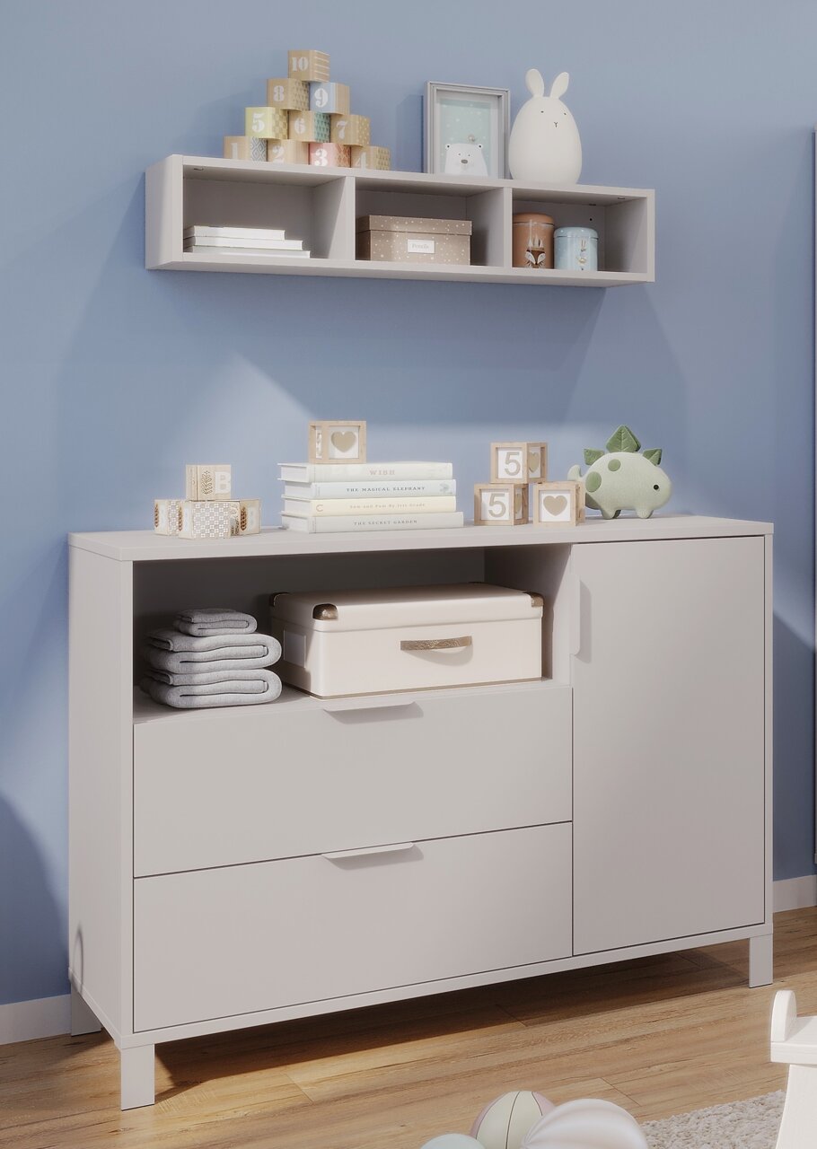 Babyzimmermöbel-Set mit Kommode und Wandregal, seitliche Perspektive