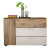 Kommode mit Holz- und Weißtönen, zwei Schubladen und einer Tür, dekoriert mit Pflanzen und Büchern, Frontalansicht.