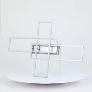 Moderne LED-Deckenleuchte mit geometrischem Design, seitliche Perspektive