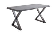 Moderner Esstisch mit X-förmigen Metallbeinen, seitliche Perspektive