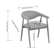 Gepolsterter Esszimmerstuhl mit grauem Stoffbezug und Holzbeinen, mit Maßangaben (Gesamtbreite 57,5 cm, Gesamttiefe 57,5 cm, Gesamthöhe 76 cm, Sitzhöhe 49 cm, Sitzbreite innen 61 cm, Sitztiefe/Sitzfläche 47 cm), Ansicht schräg von vorne rechts.