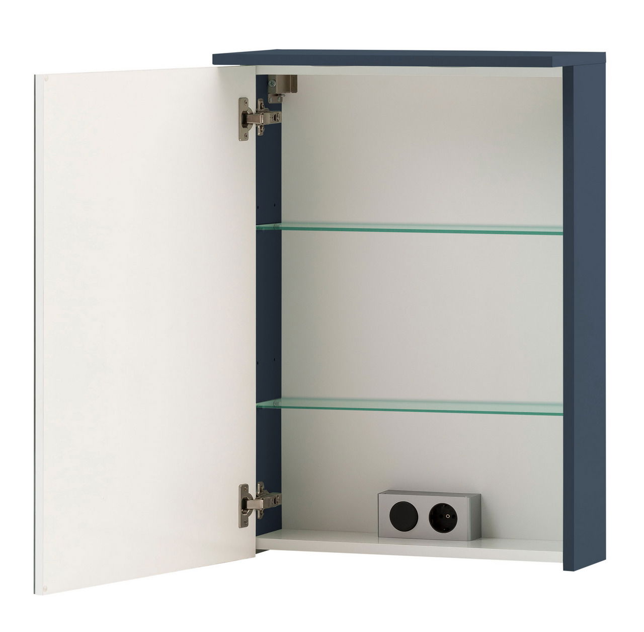 Geöffneter Spiegelschrank mit zwei Glasböden und integrierter Steckdose, seitliche Perspektive
